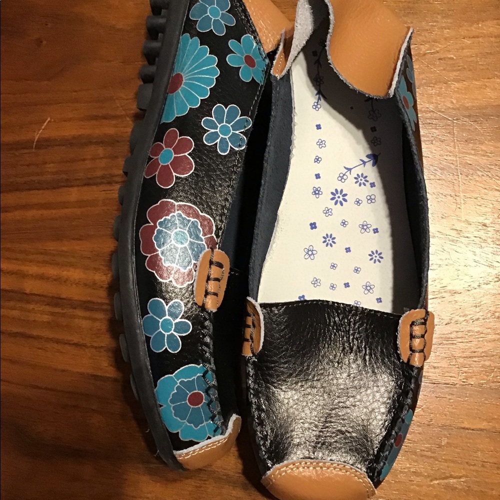 Women’s Leather Walking Floral Print Shoes